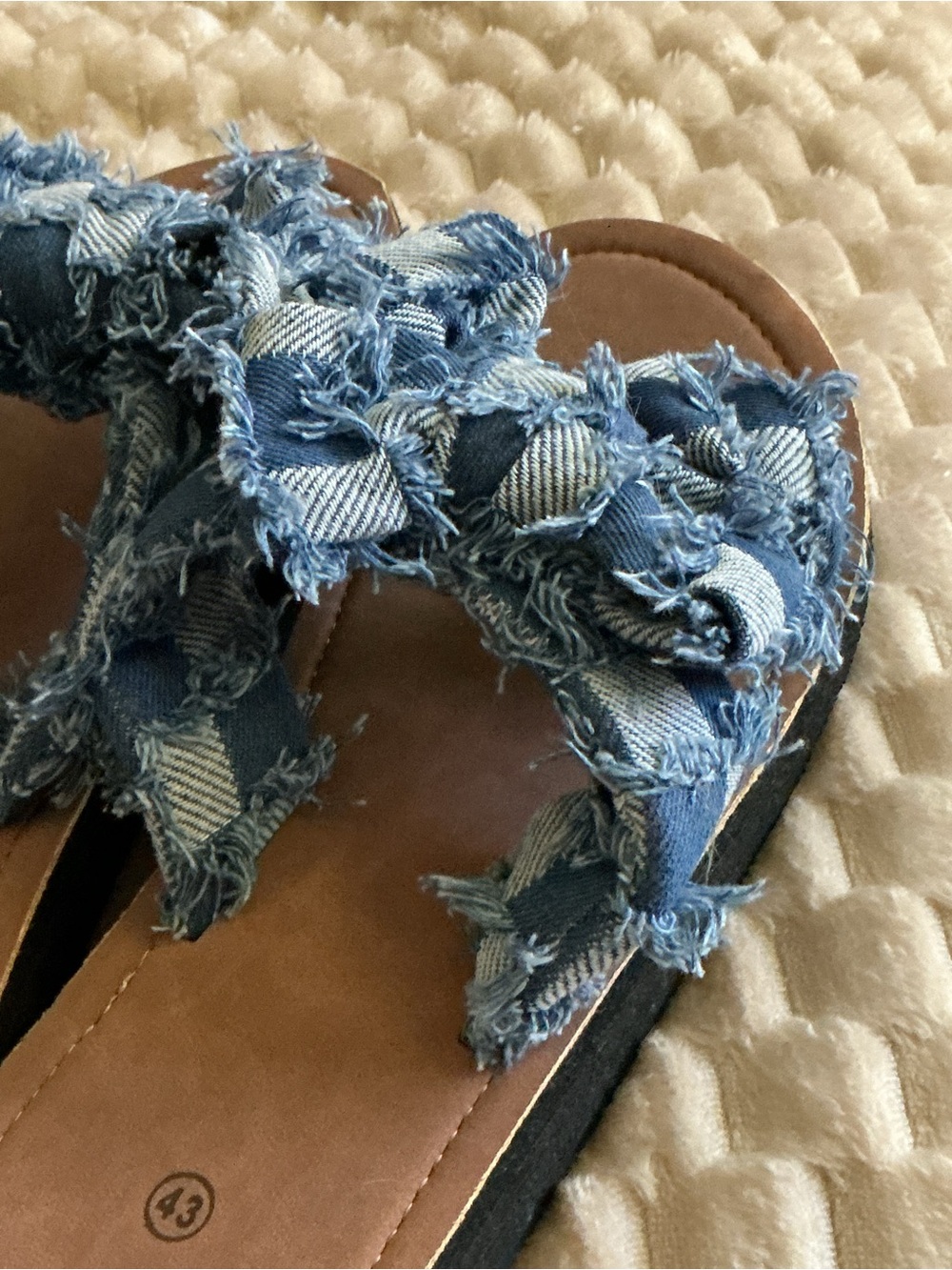 💙 Denim Ruffle Slide Sandals – Size 43 💙 - Picture 2 of 6